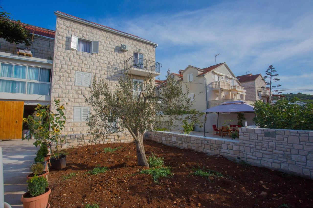 Apartments With A Parking Space Sutivan, Brac - 752 Eksteriør bilde